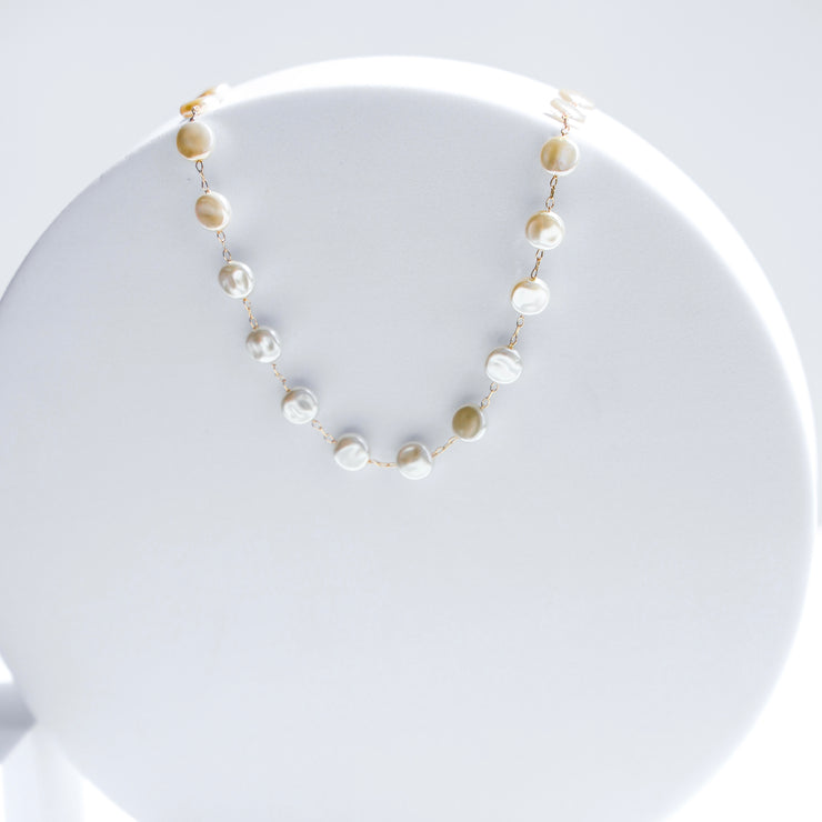 BIG PEARLS NECKLACE
