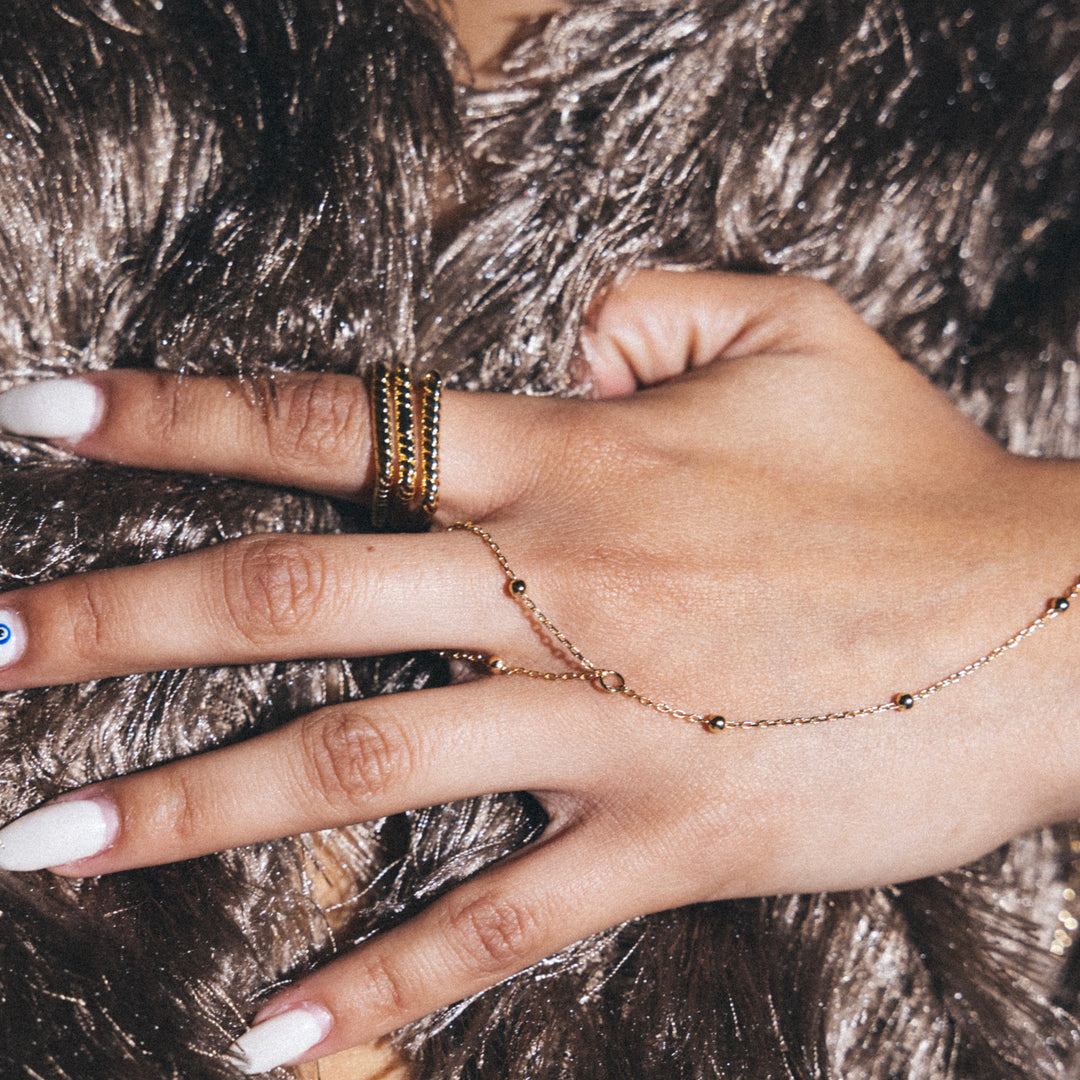 BRAIDED SQUARE RING