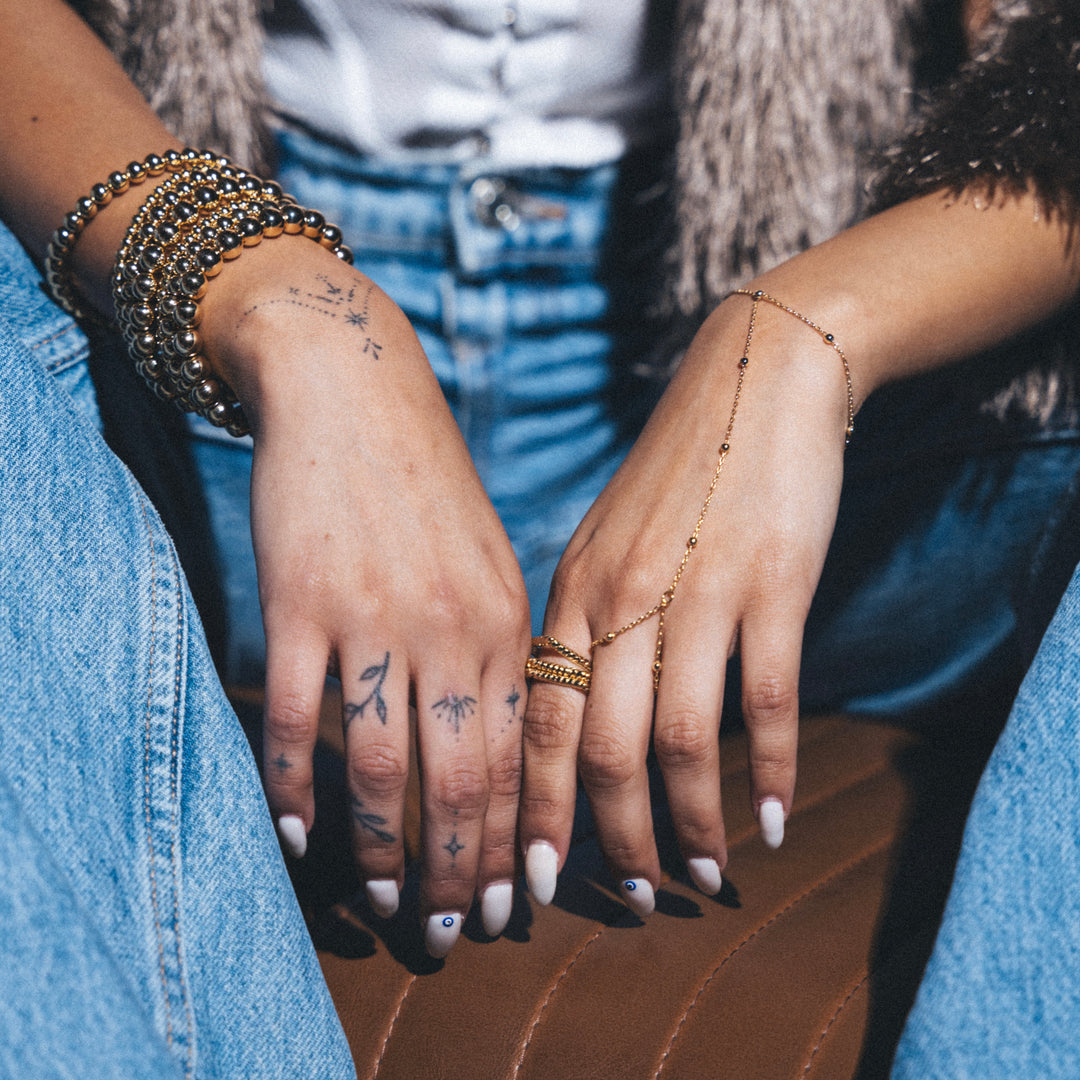 B&amp;C Handchain