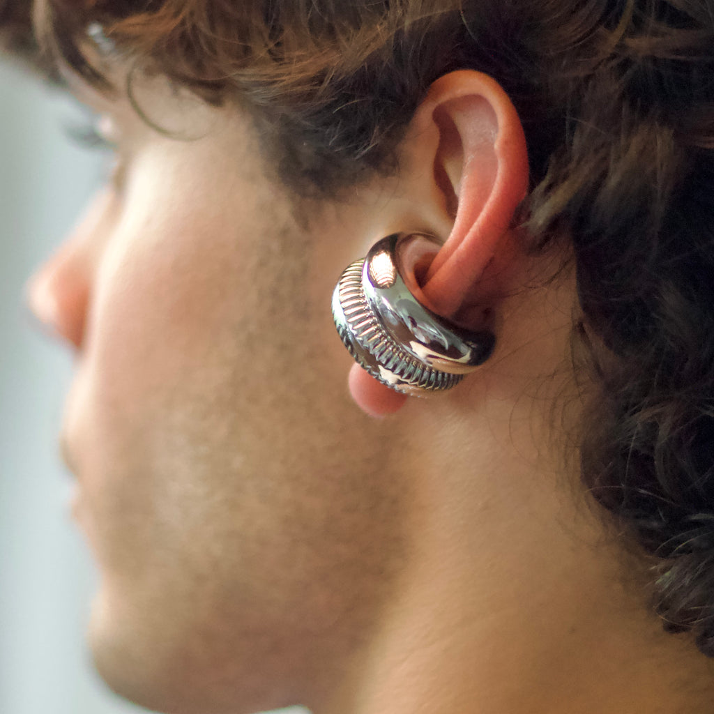SILVER DOUGHNUT EAR-CUFF