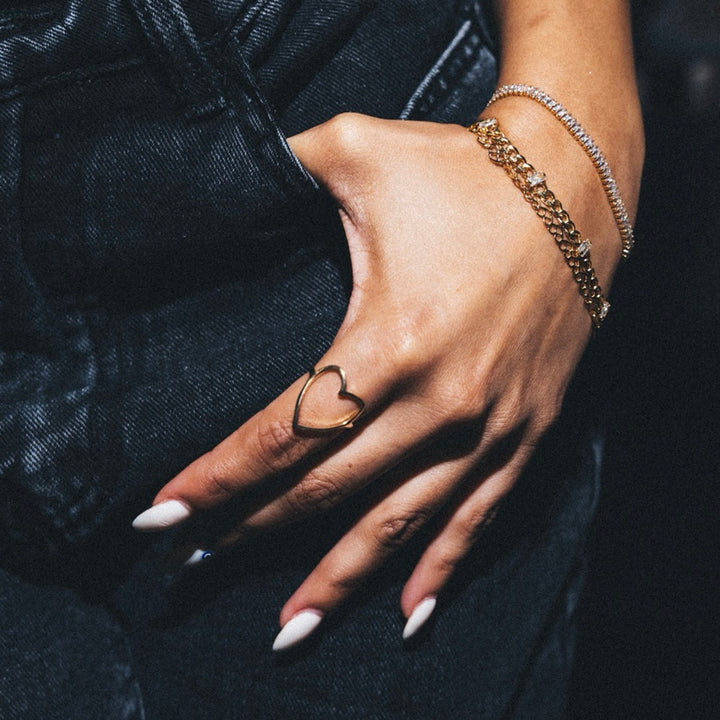 HEART SILHOUETTE RING