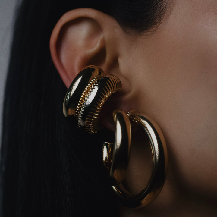 SLINKY DOUGHNUT EARCUFF