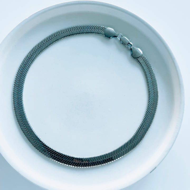 Ven Aqui Necklace