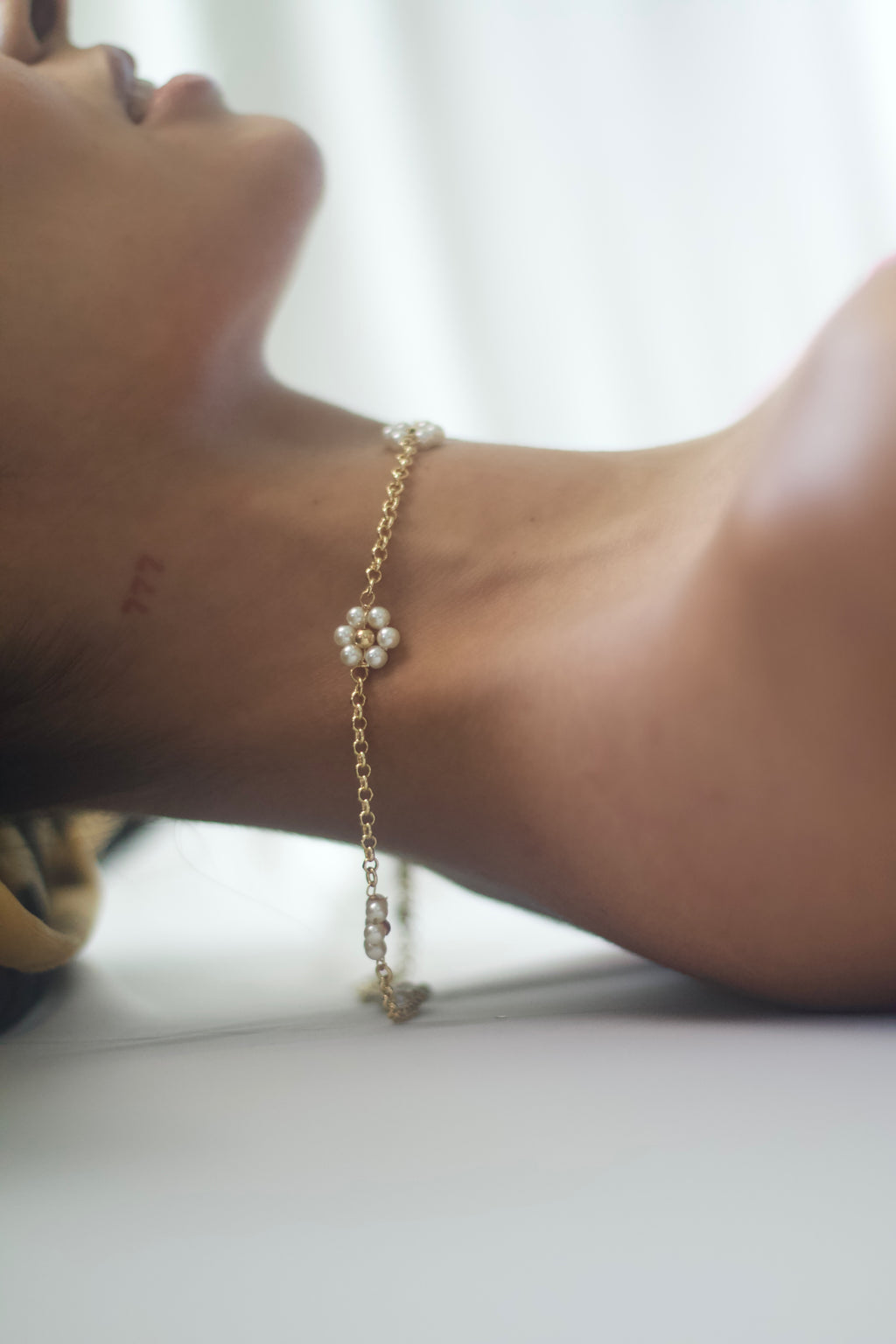 FLOWER POWER PEARL NECKLACE