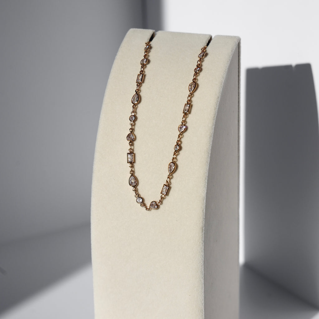 DIAMOND SHAPES NECKLACE