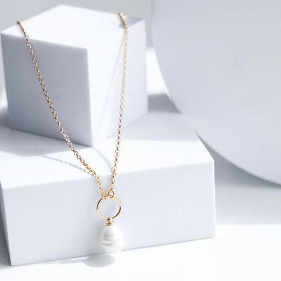 BIG PEARL NECKLACE