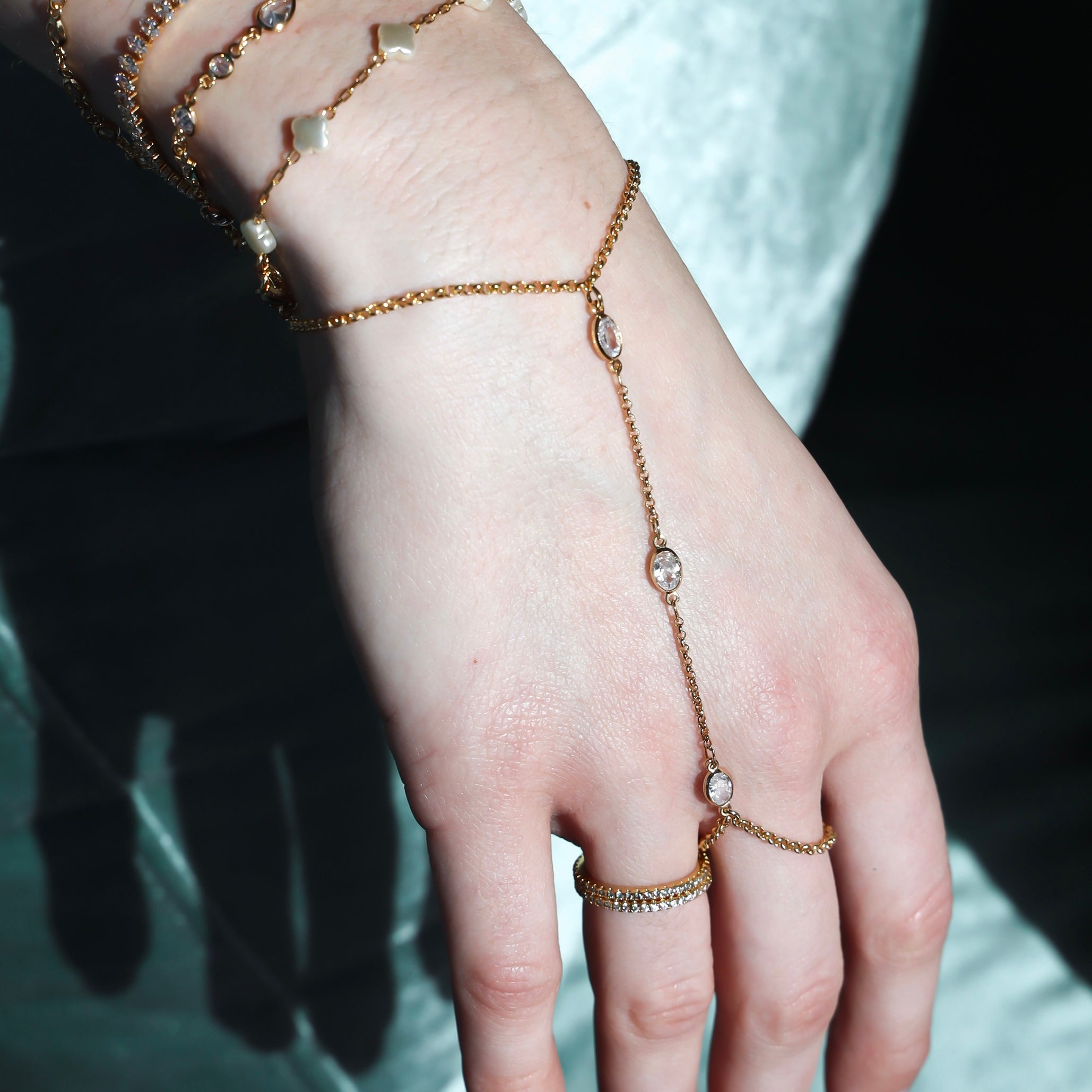 TULIP HAND - CHAIN
