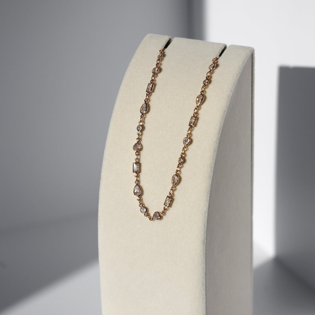 DIAMOND SHAPES NECKLACE