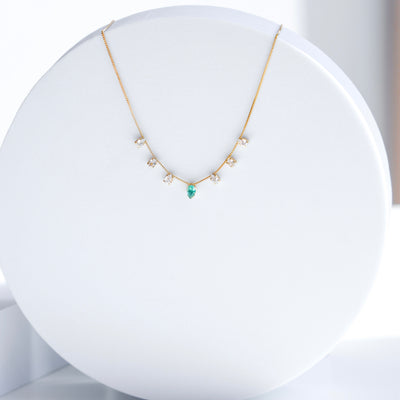 DIAMANTES ESMERALDA NECKLACE