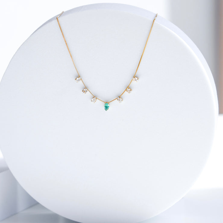 DIAMANTES ESMERALDA NECKLACE