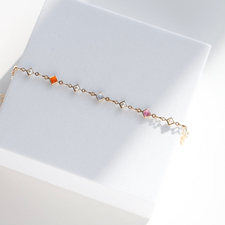 PASTEL AND PEARLS BRACELET