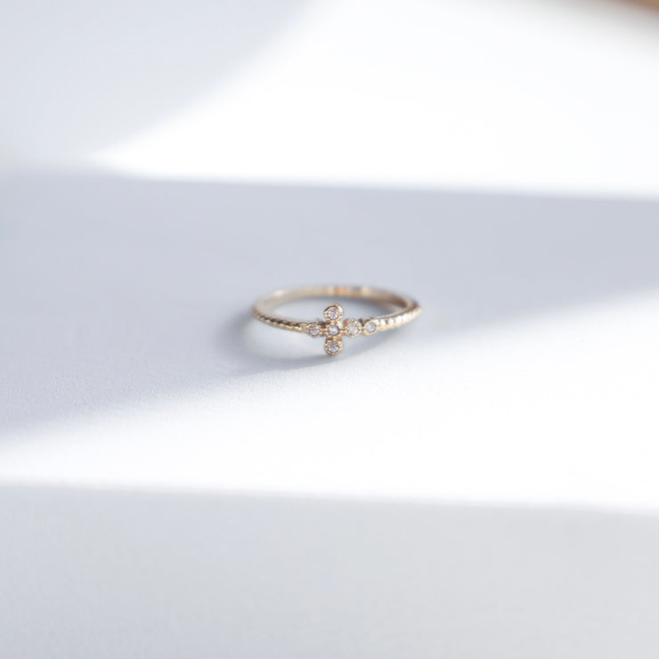 BABY DIAMOND CROSS RING