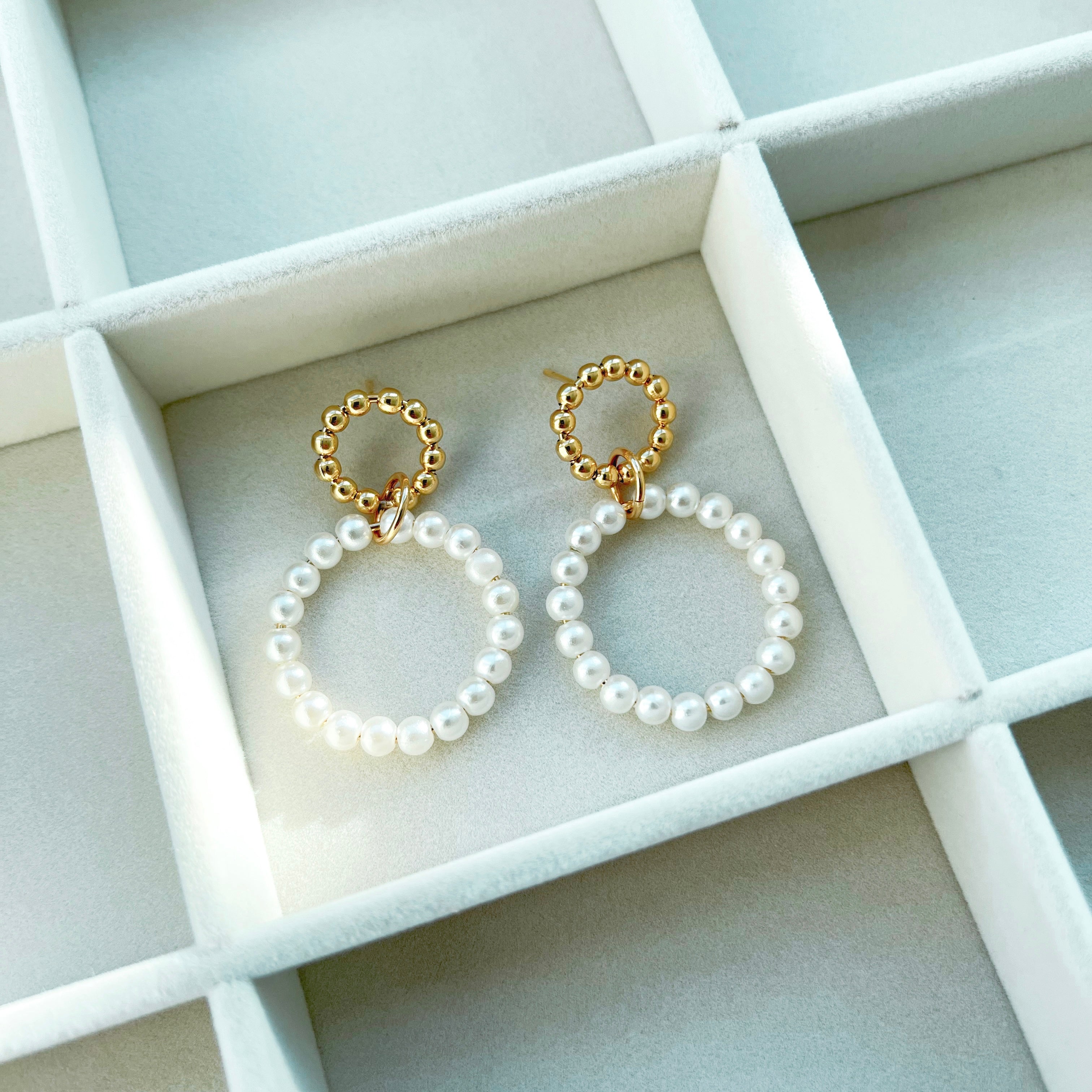 KARINS PEARL EARRINGS