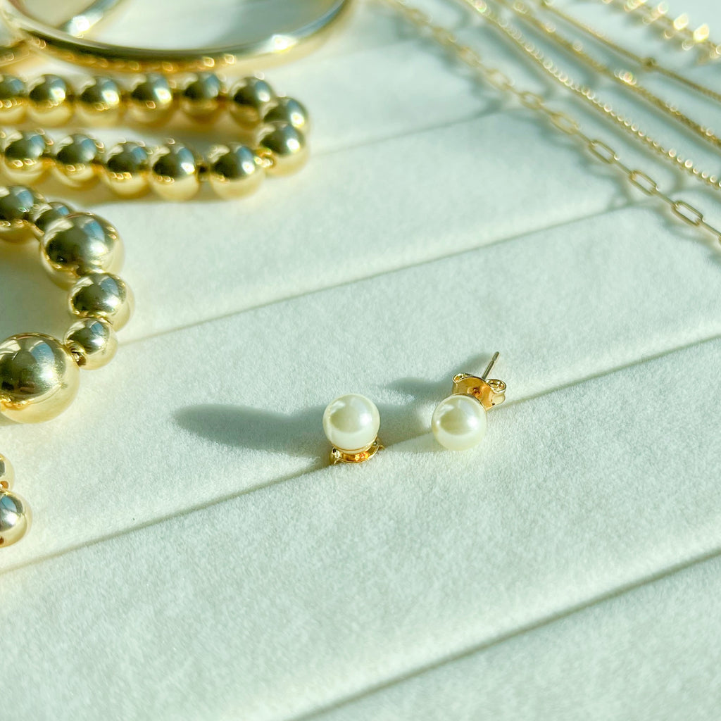 PEARL STUDS