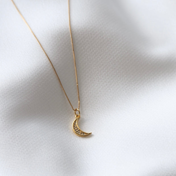 LA LUNA DIAMOND NECKLACE