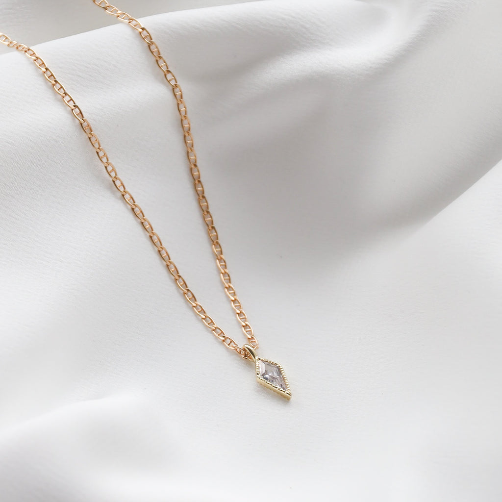 MEGAN PENDANT NECKLACE