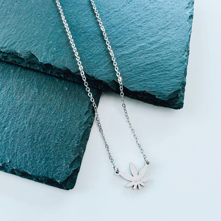 PASALO NECKLACE