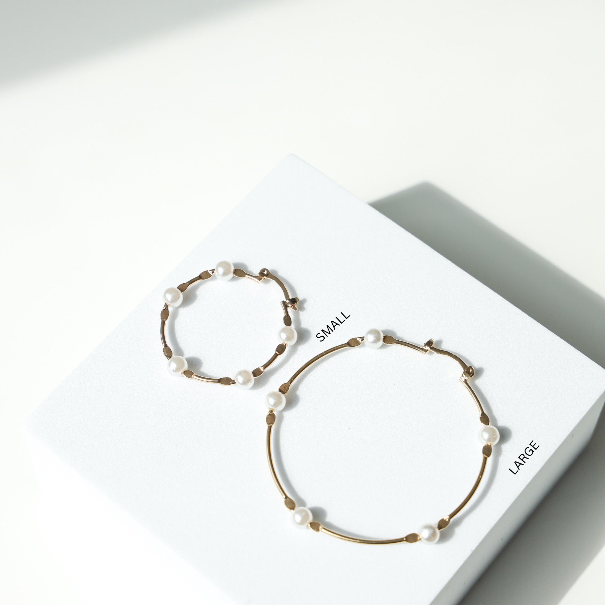 MARBELLA PEARL HOOPS